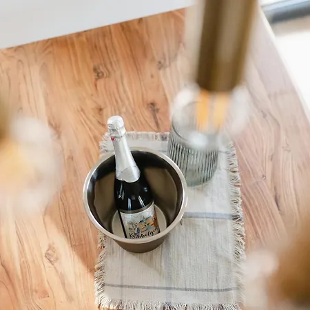 Apartment Küsten Nord - Direkte Wasserlage, Terrasse, 70qm Greetsiel