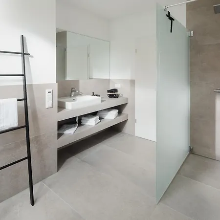 Apartment Küsten Nord - Direkte Wasserlage, Terrasse, 70qm *