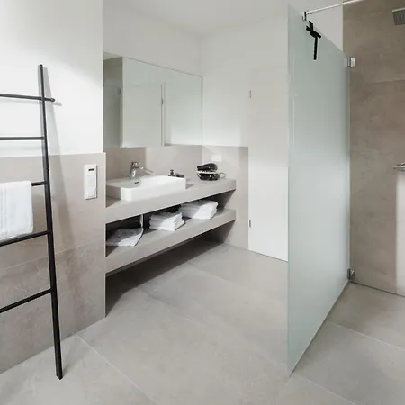 Apartment Küsten Nord - Direkte Wasserlage, Terrasse, 70qm *
